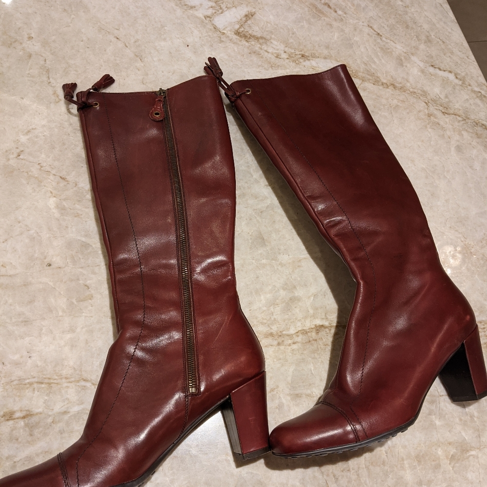 Tod's Boots. Original Car Shoe marked 40 but better for  8.5 / 9